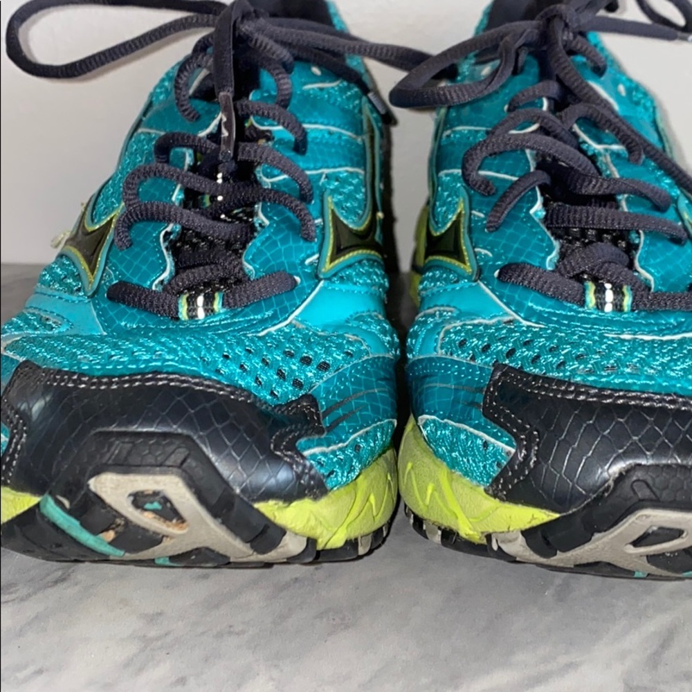 Mizuno sneakers - Picture 3 of 4